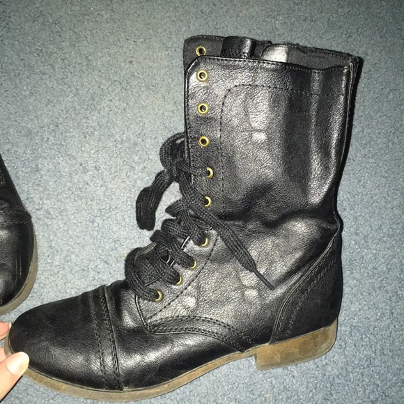 Boots - Picture 3 of 4